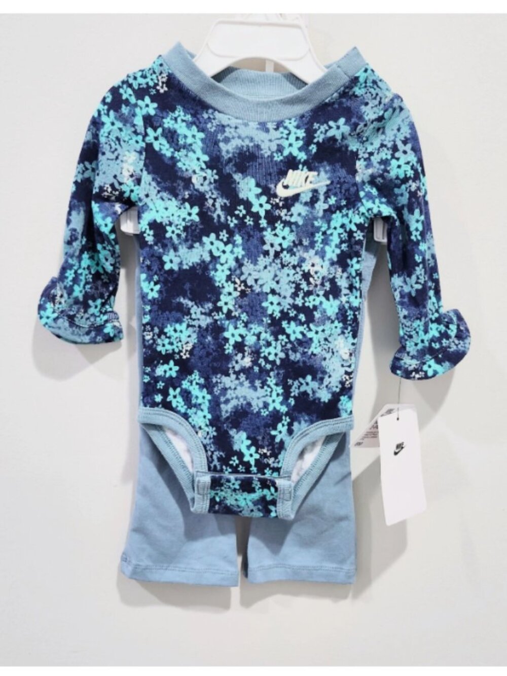 Nike Infant Girls Multi-Color Blue Floral 2-piece Set with Flared Leggings 3, 6M